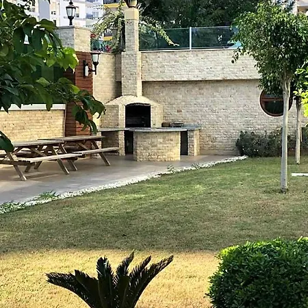 1+1 в районе махмутлар Hotel 4*
